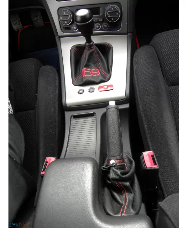 alfa romeo 159 cuffia cambio e freno pelle nera con ricamo rosso