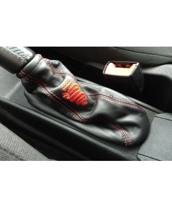 copy of Alfa Romeo Mito cuffia cambio con ricamo rosso