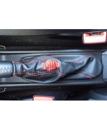 copy of Alfa Romeo Mito cuffia cambio con ricamo rosso