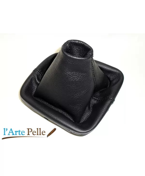 black leather gearshift gaiter and black stitchingGolf plus 